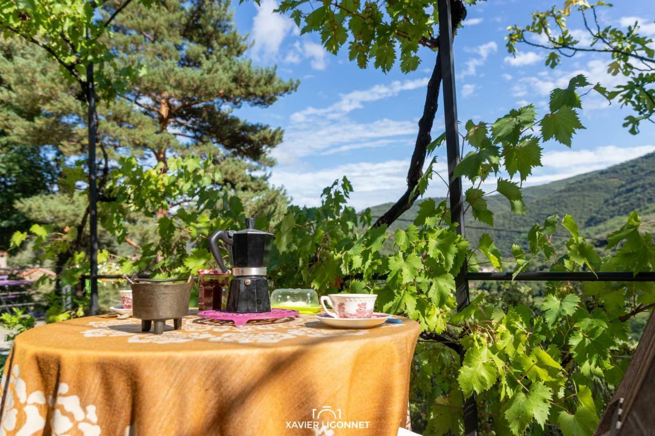 Le Petit Paradis Premian Exterior photo
